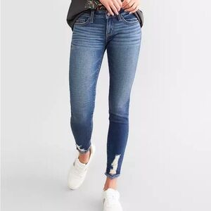 Buckle BKE Stella Slim Fit Low Rise Ankle Skinny. NWOT